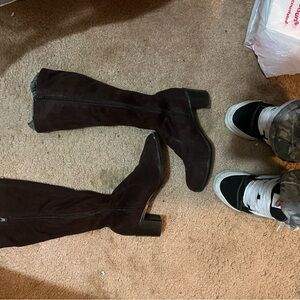 Women’s Knee-High Suede Block Heel Boots - Dark Brown